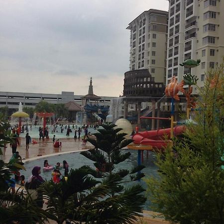 Apartments & Free Access To Waterpark At B Lagoon Melaka Malacca Exterior foto