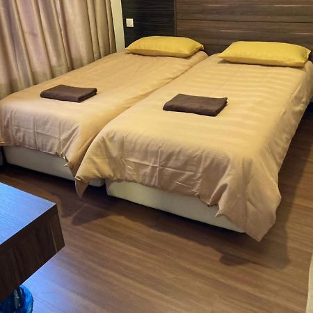 Apartments & Free Access To Waterpark At B Lagoon Melaka Malacca Exterior foto
